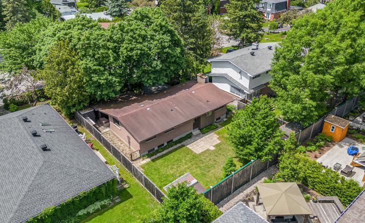 33 Queensline Dr